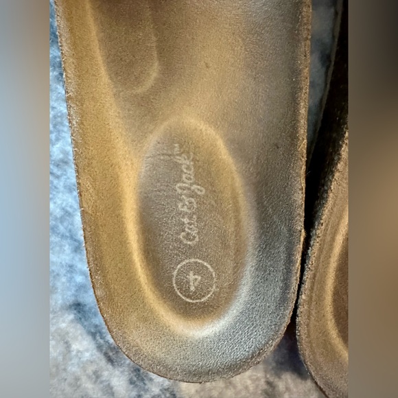 Girls Cat & Jack sandals - size 4 - Picture 2 of 3